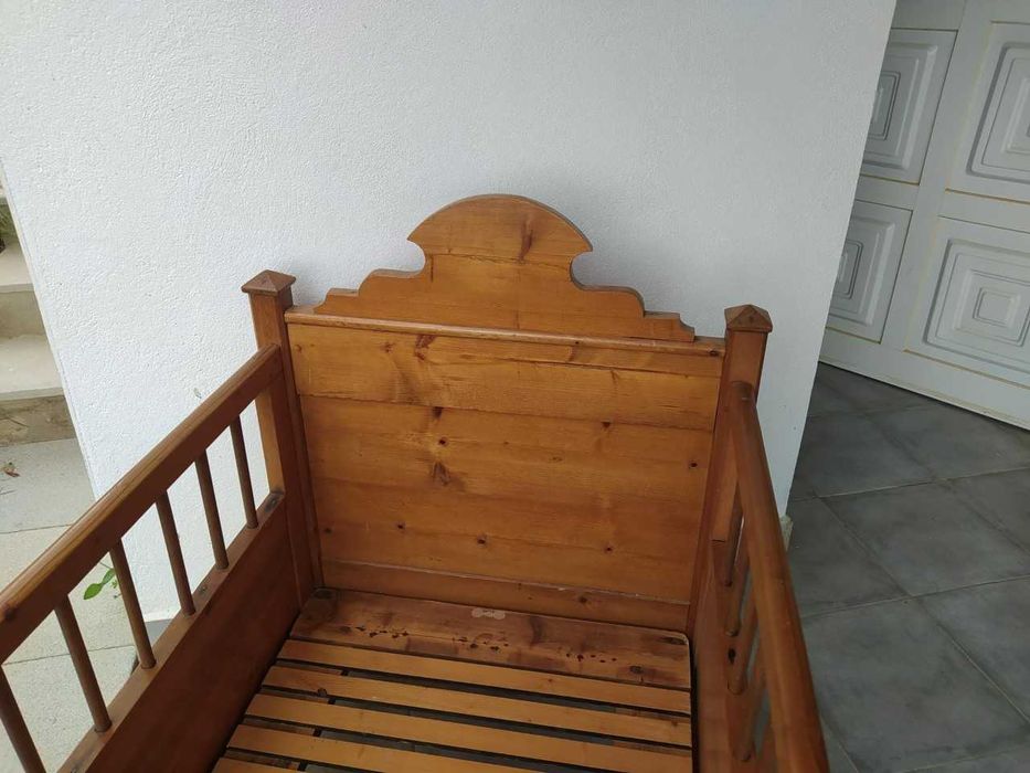 cama de bébé antigo