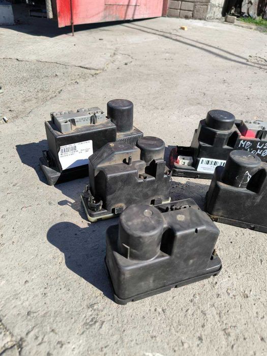 Вакуумный насос центрального замка Mercedes-Benz W124, W202, W210