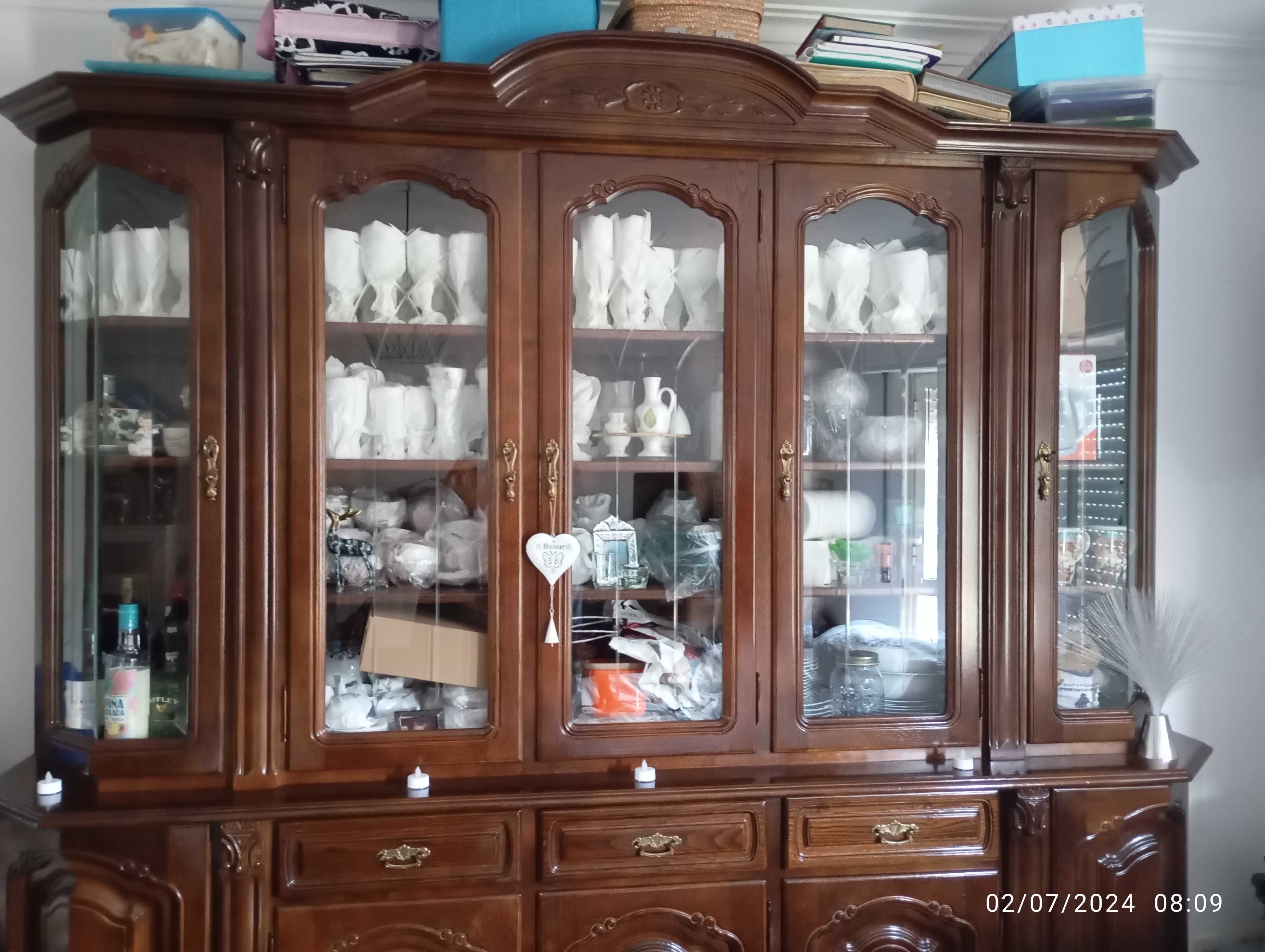Mobília de sala e vários móveis