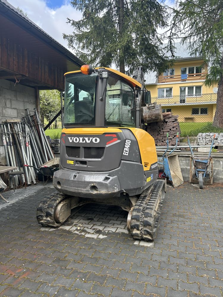 Koparka gąsienicowa Komatsu Cat Volvo ECR 40