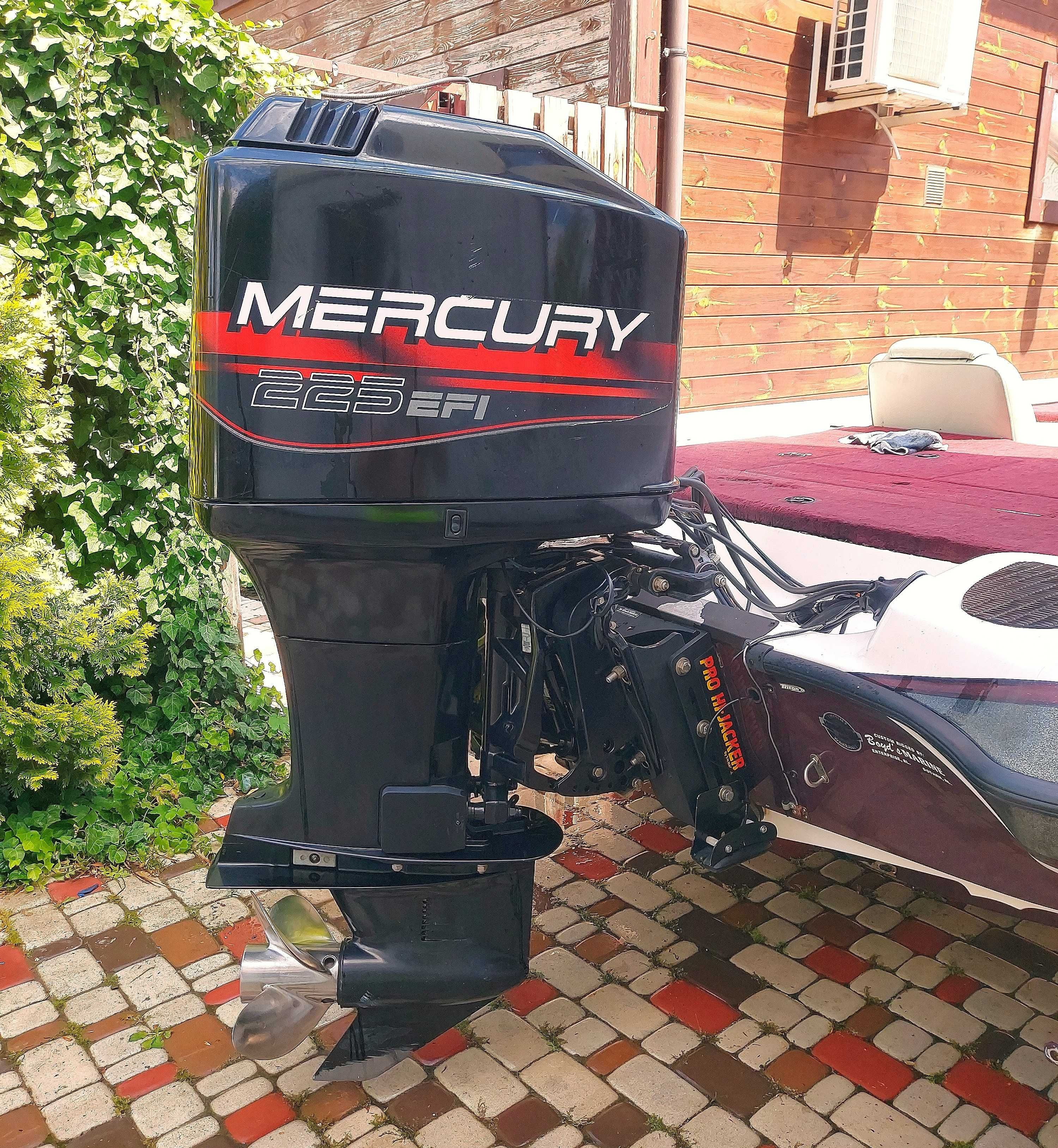 Лодка Triton TR21 + Лафет + Mercury 225 EFI Америка човен