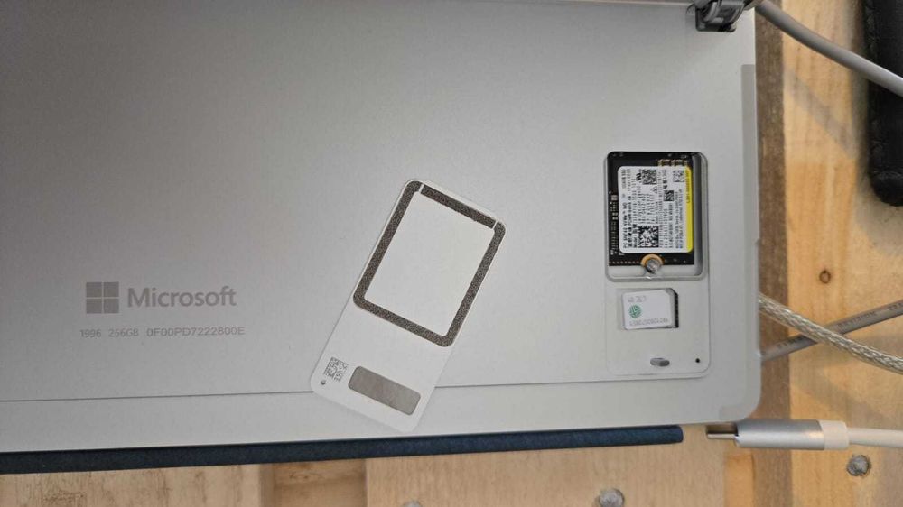 Surface 9 Pro LTE 5G Windows 11 Pro Microsoft