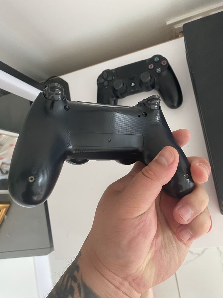 Ps4 pro 1tb 3 pady