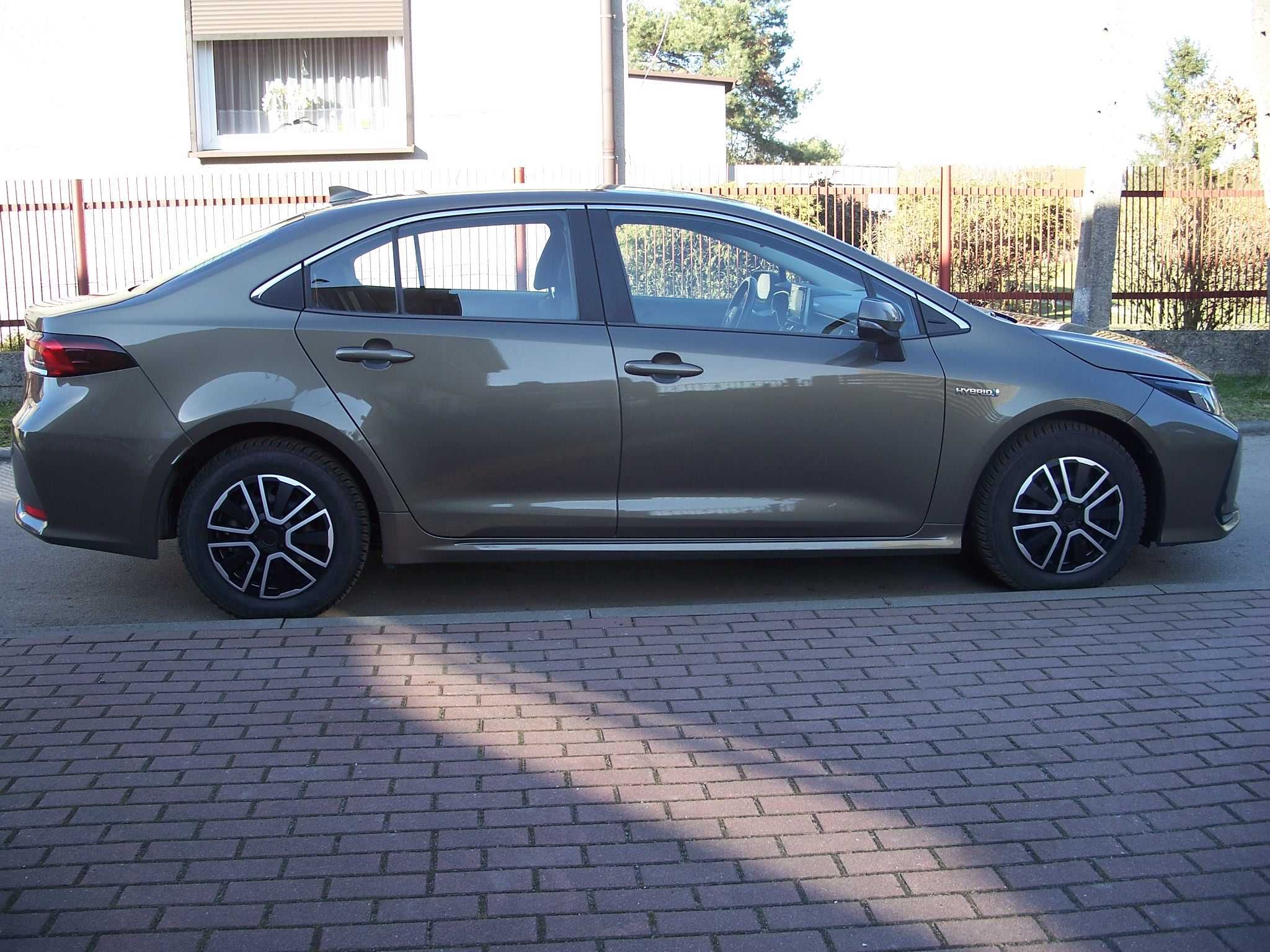 TOYOTA Corolla HYBRYDA Comfort 1.8 2020 Salon PL FV 23%