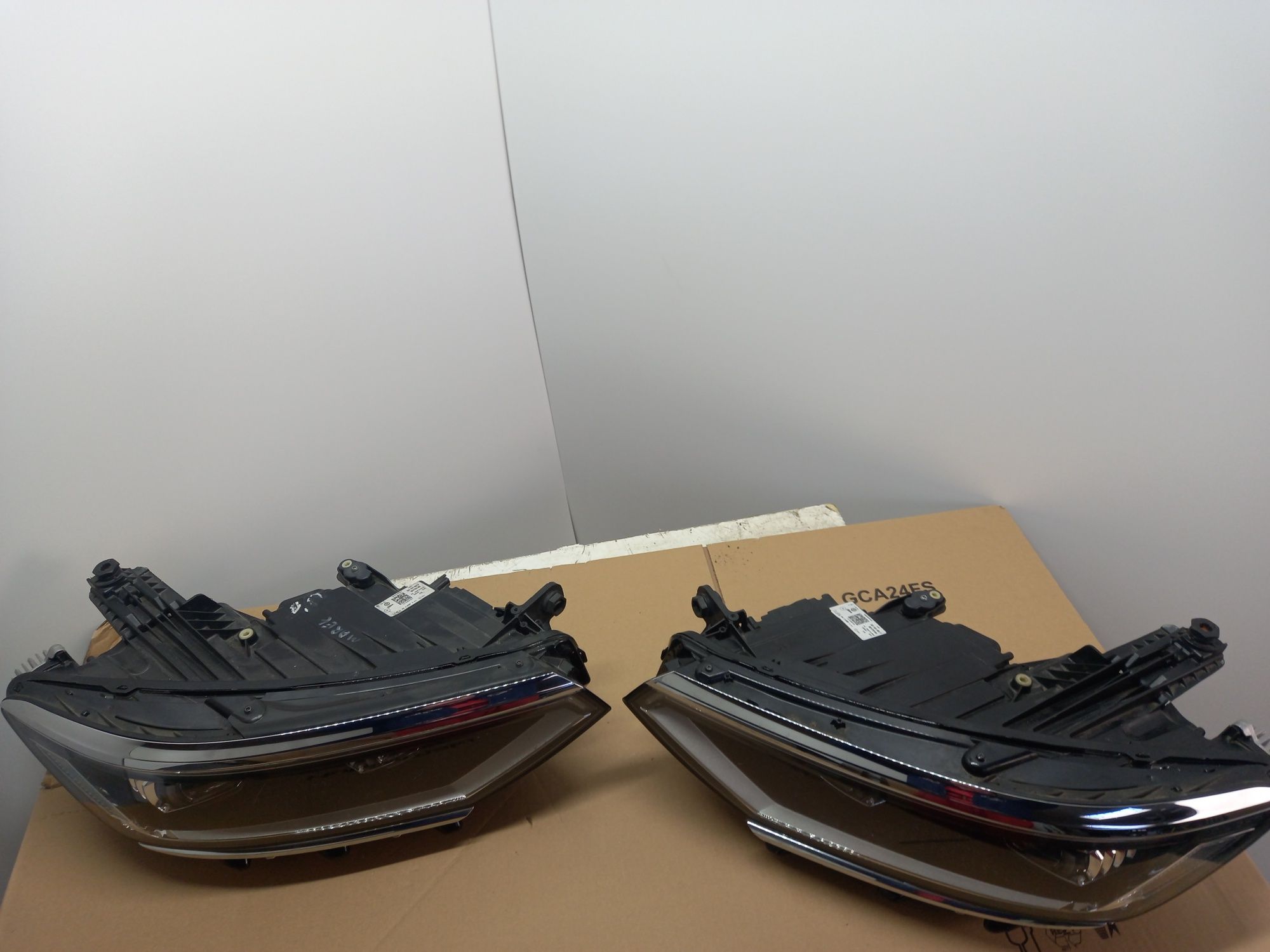 Lewa lampa przednia VW Passat B8 lift