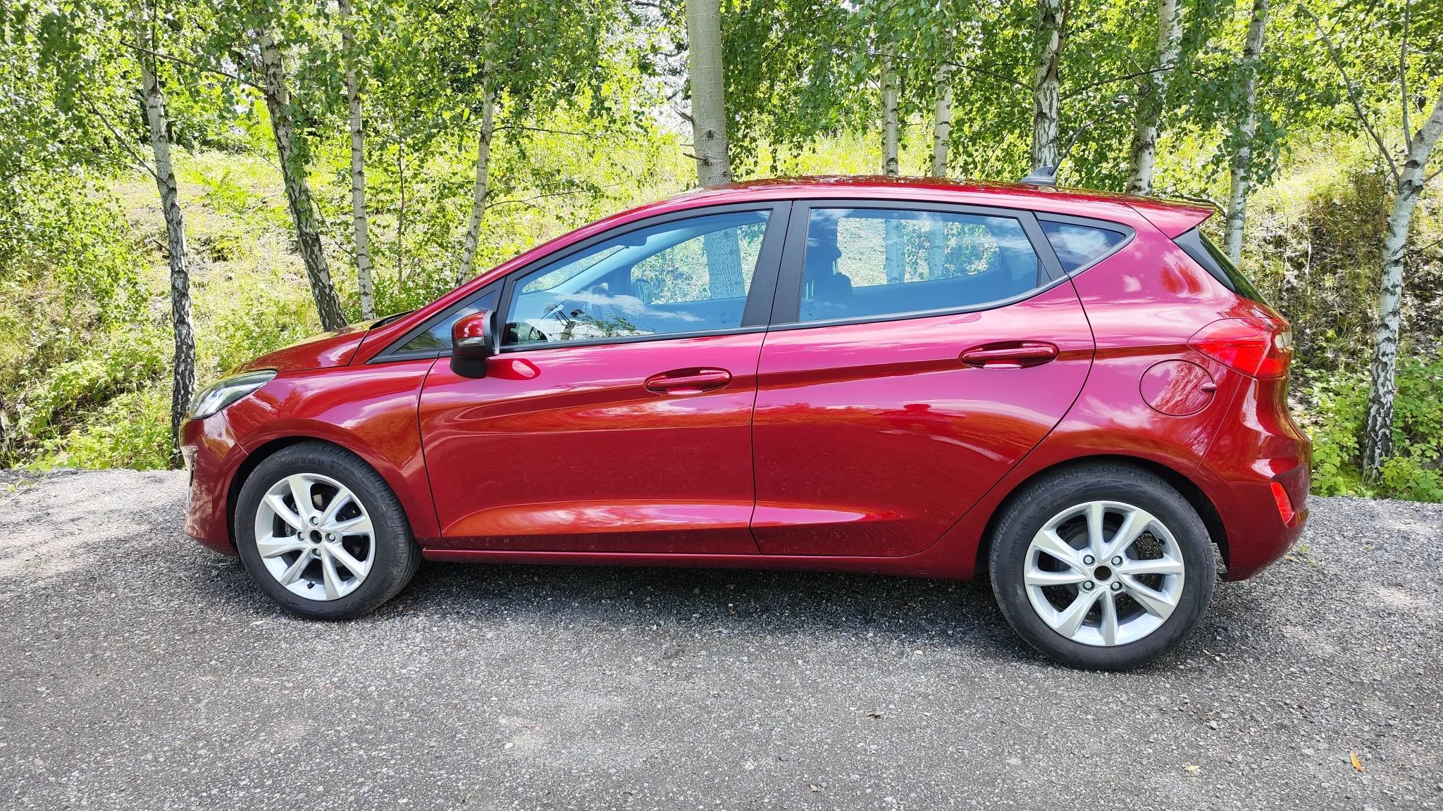 Ford Fiesta Benzyna, Bardzo oszczędny, grzana szyba, kierownica, fotele.