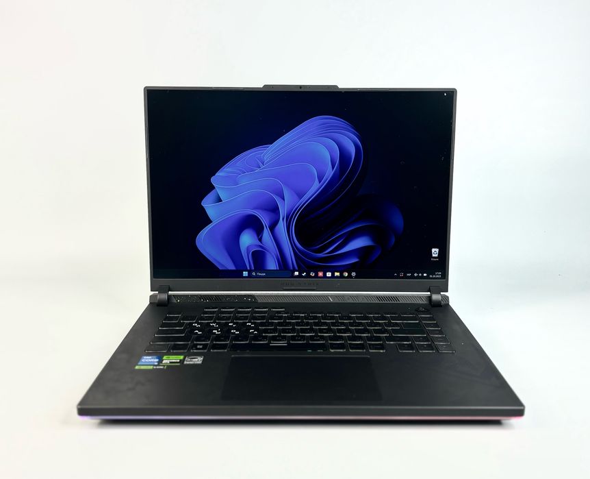 ASUS ROG Strix G16 / i5-13450HX / 16GB / 1.5TB SSD / RTX 4060