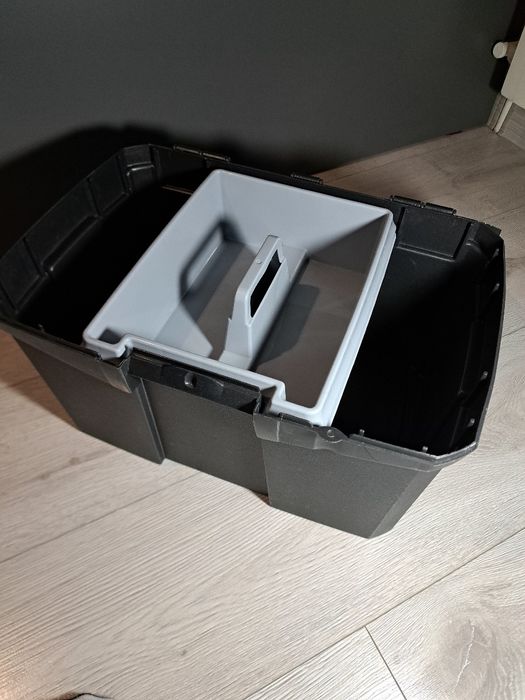 Skrzynka na szczotki jeździecka