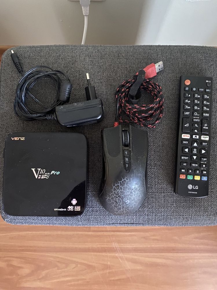 Televisão LG com Box v10 Pro (ler discrição)