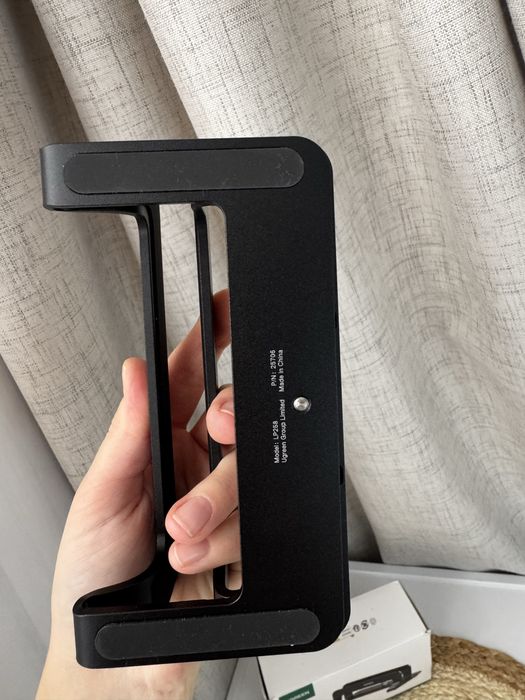 вертикальна підставка для ноутбука UGREEN