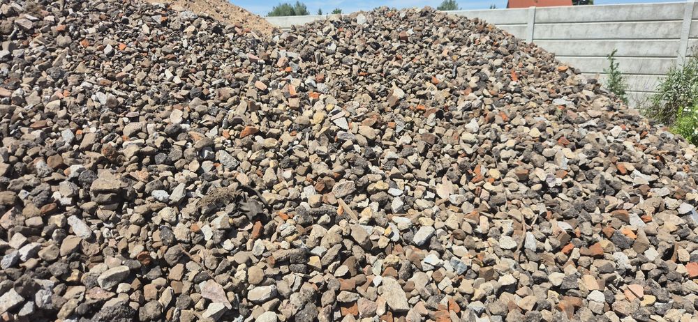 Gruz kruszony Kruszywo 0/63 betonowo -granitowe