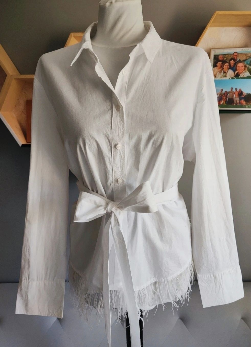 Koszula wiązana zdobiona piórami pióra elegancka casual