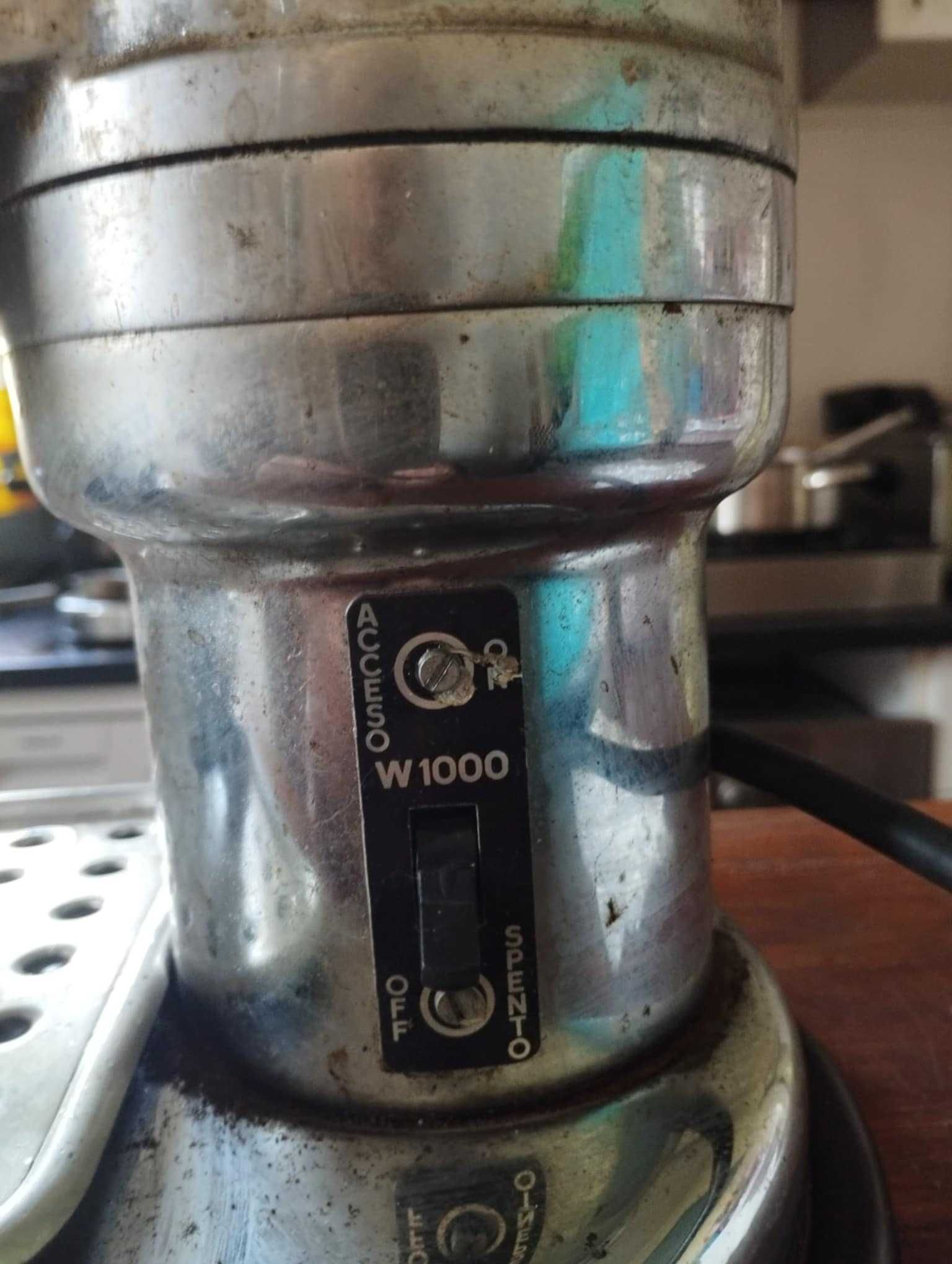 Máquina café antiga La Cimbali