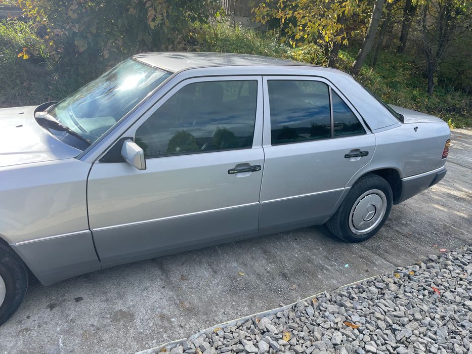 Mercedes w124  3.0  bez korozji super stan