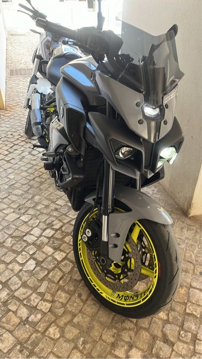 Yamaha mt-10 night fluo