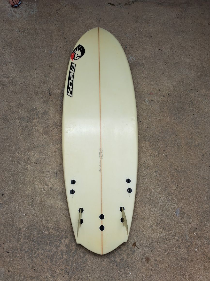 Prancha surf Shortboard KoalaSurfboards 5'7 quad usada