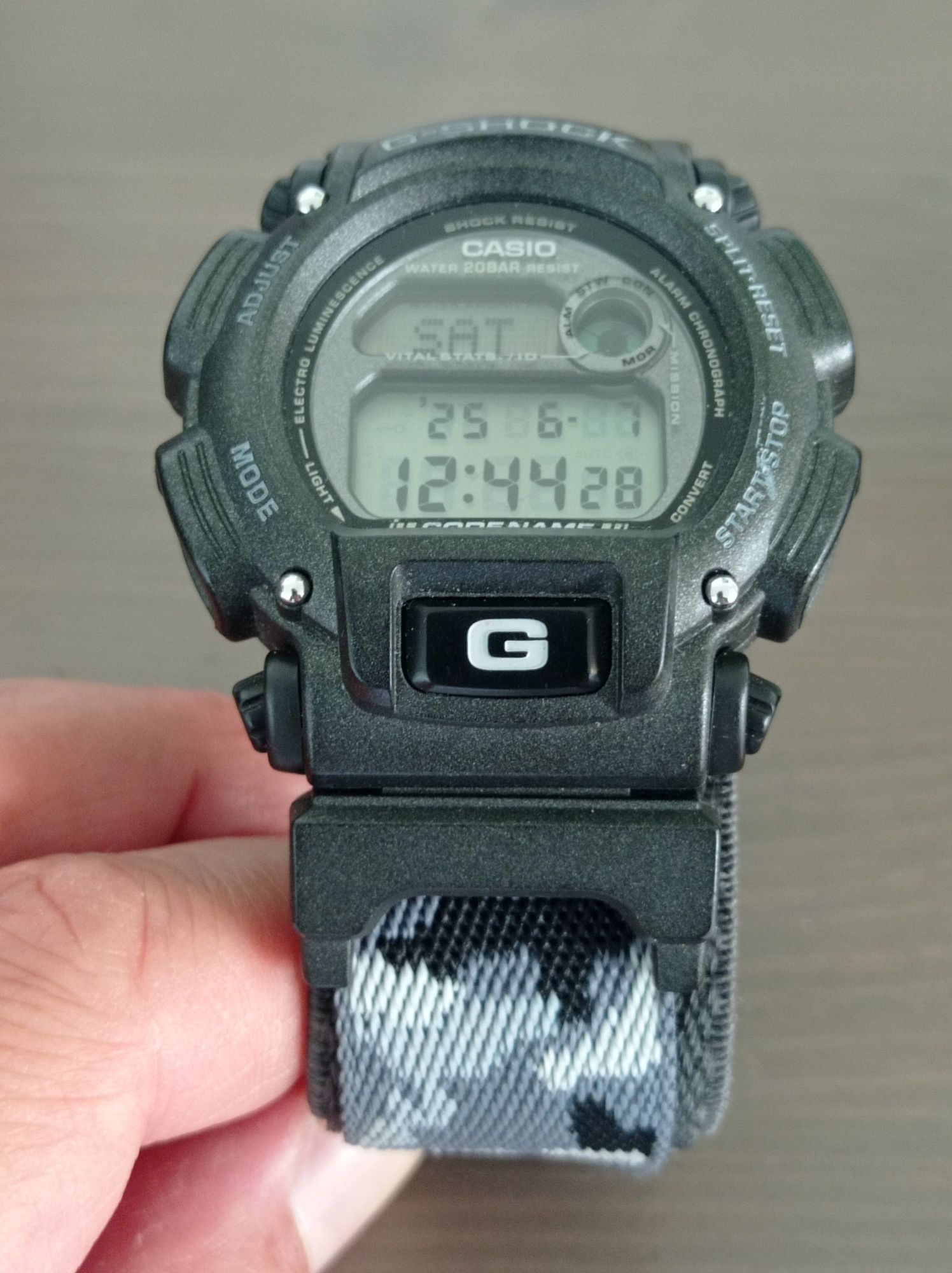 Oryginalny zegarek CASIO G-SHOCK DW-8800MM-1T za 1/3 ceny