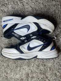 Продам кросівки 41 р. Nike air monarch