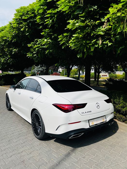 Auto do ślubu Mercedes Benz cla - biały i grafitowy