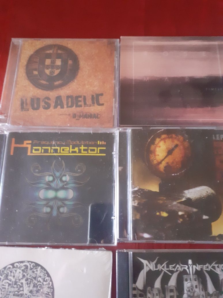 Vendo cds de música  tecno