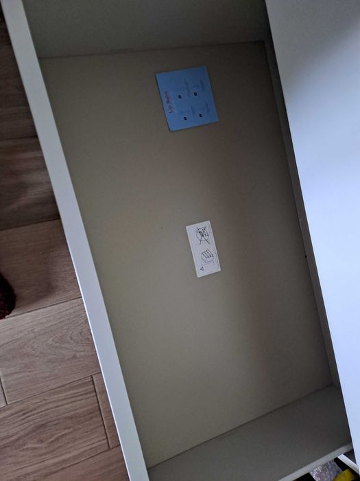 Cómoda Malm IKEA de 4 Gavetas