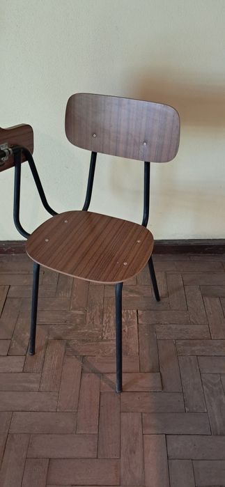 12 Cadeiras em fórmica com tampo