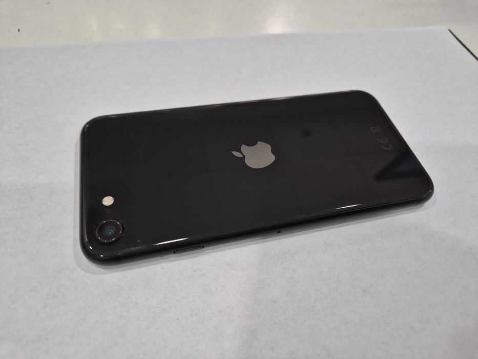 ZADBANY Telefon Apple Iphone SE (2020) 128GB Czarny Bateria 100%
