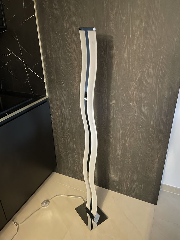 Lampa LED szklana stojąca