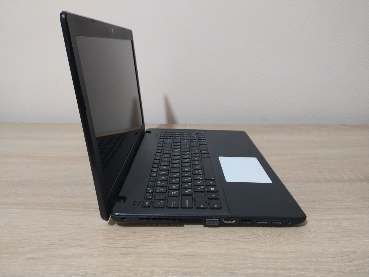 Ноутбук Asus X552C 15.6" | Intel 1007U | Nvidia 710M | 12GB RAM | 120G