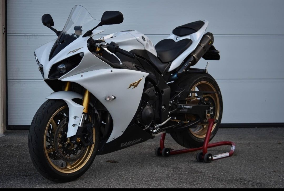 Yamaha R1 Rn 22 TCS super stan