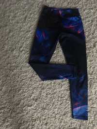 Legginsy damskie   w kwiaty  4F