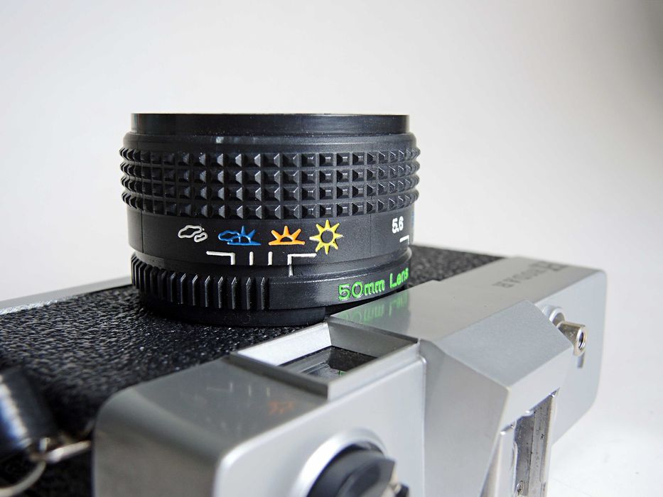 Вінтажна плівкова 35 мм камера Hodar