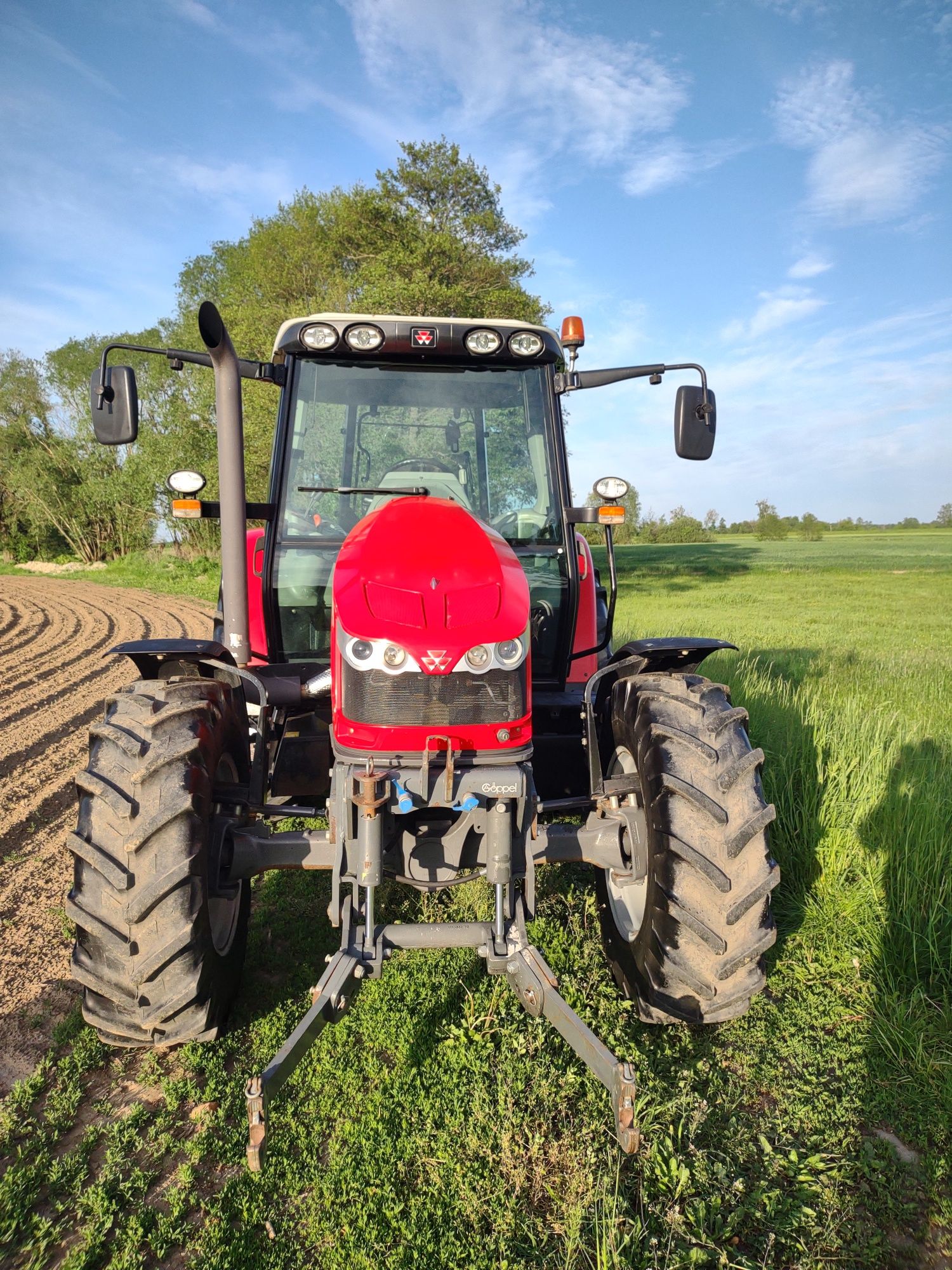 Sprzedam ciągnik rolniczy Massey Ferguson 5410, rok produkcji 2012