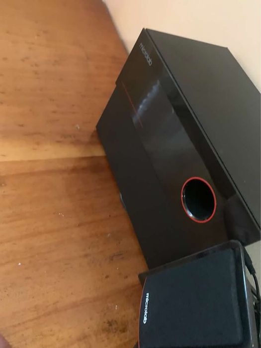 Колонки з басом