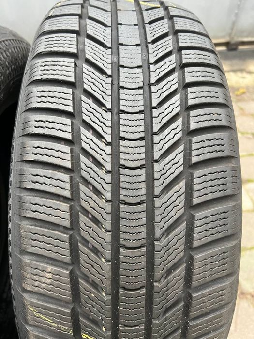 Зимові шини 215 55 r17 Continental