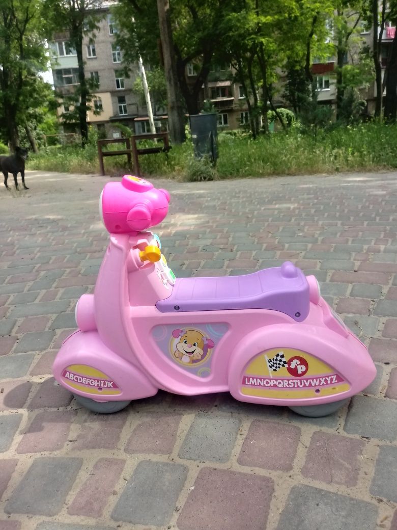 Скутер толокар fisher price