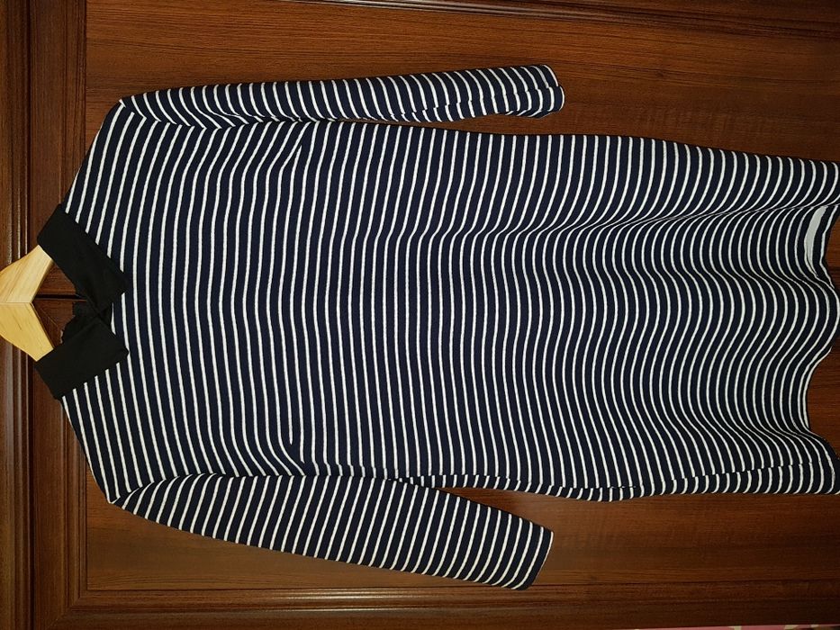 Sukienka z kołnierzykiem