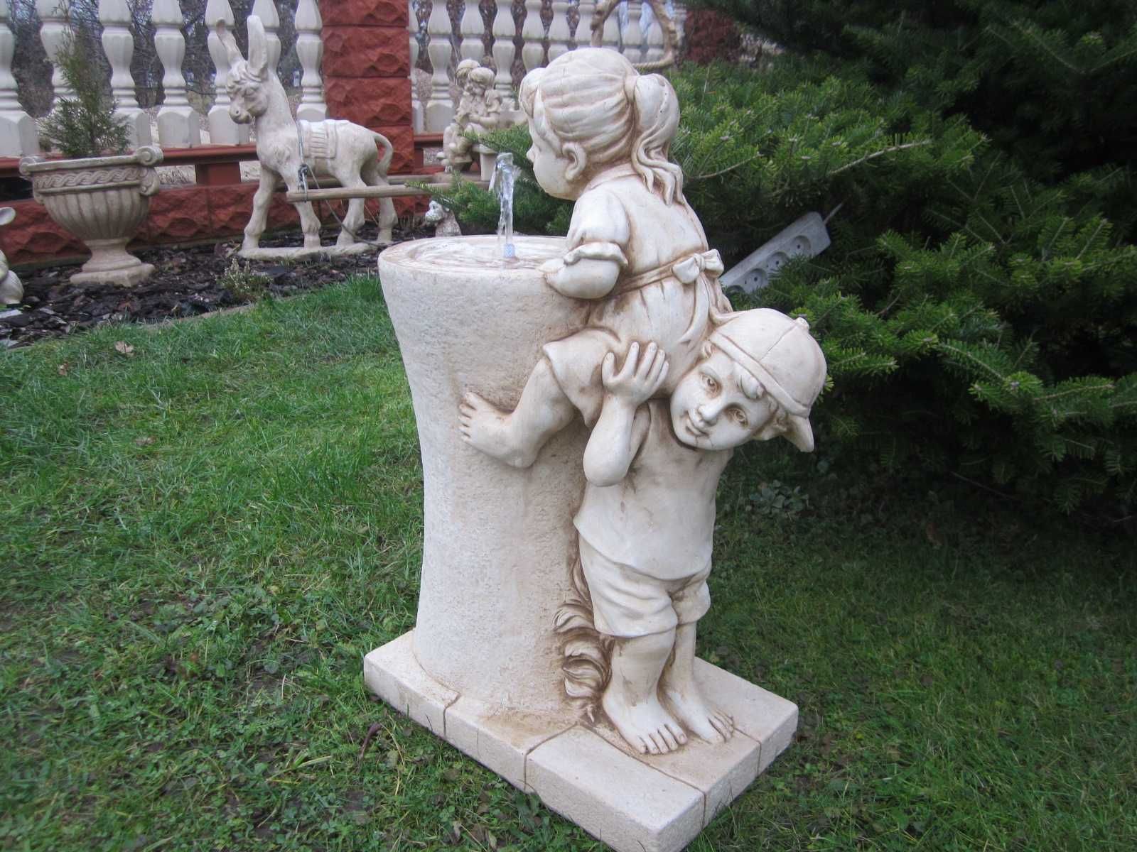 Fontanna Jaś i Małgosia/ dzieci figura betonowa