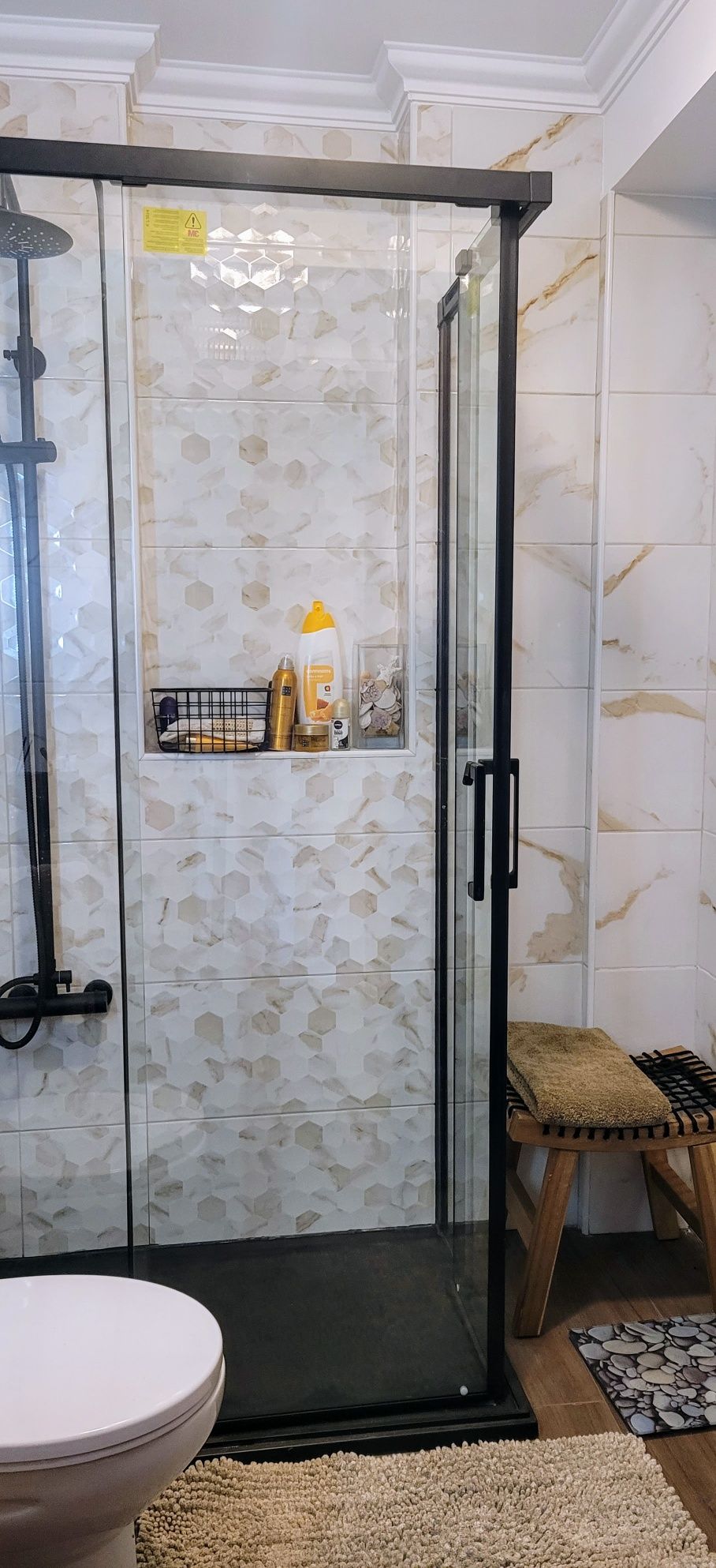 Quarto com WC privado para professora ou estudante do sexo feminino.