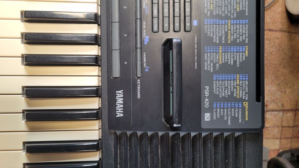 Keyboard YAMAHA PSE420