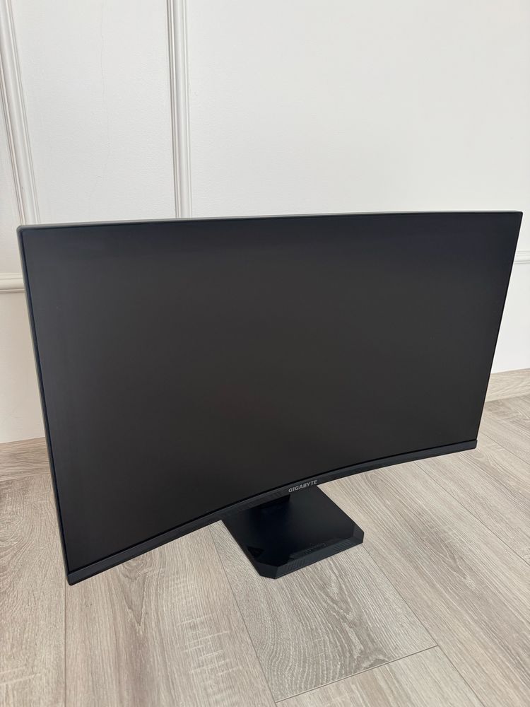 Komputer gamingowy RTX 3060 + monitor gigabyte 27