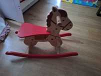 Konik drewniany brazowy