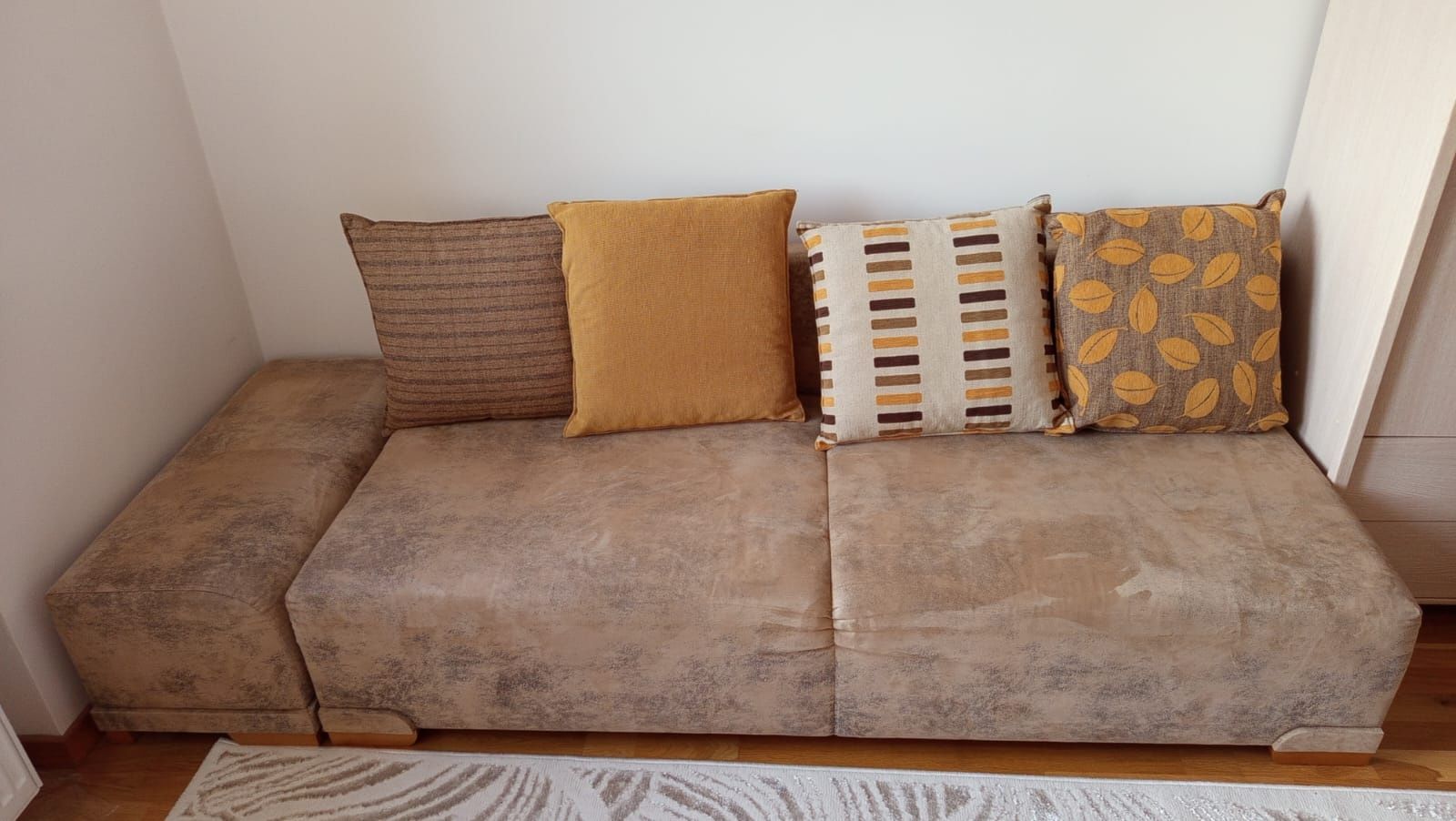 Sofa, kanapa z funkcją spania.