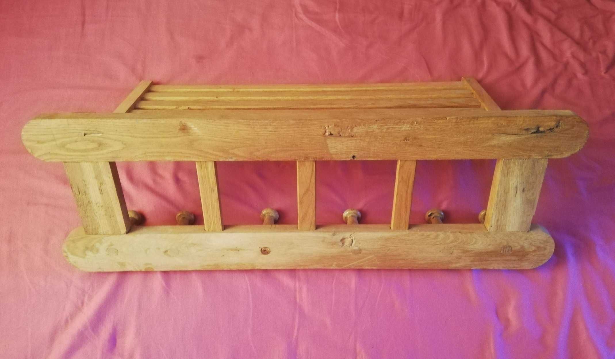 solidny wieszak drewniany z półką do przedpokoju 71cm