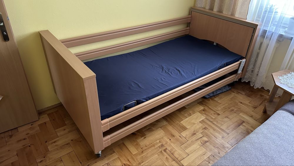 Łóżko rehabilitacyjne elektryczne Vermeiren CLUB VARIO D z materacem