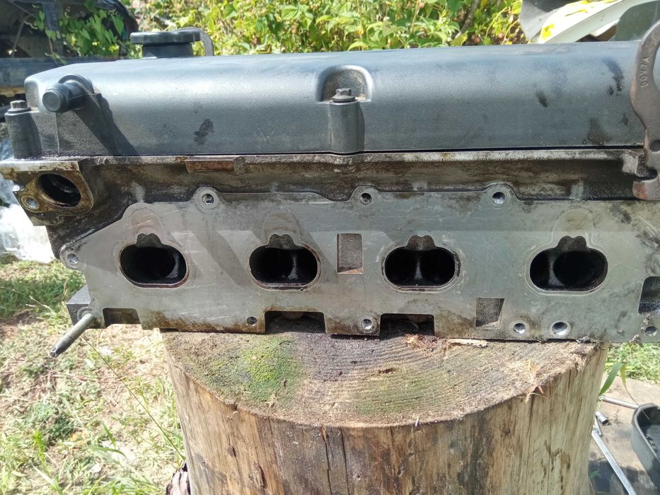 ГБЦ головка блока XS7G-6090-BB двигуна 1.8i бензин Zetec E 16v