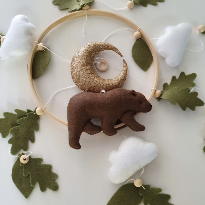 Karuzela motyw lesny niedzwiedz baby shower do łóżeczka