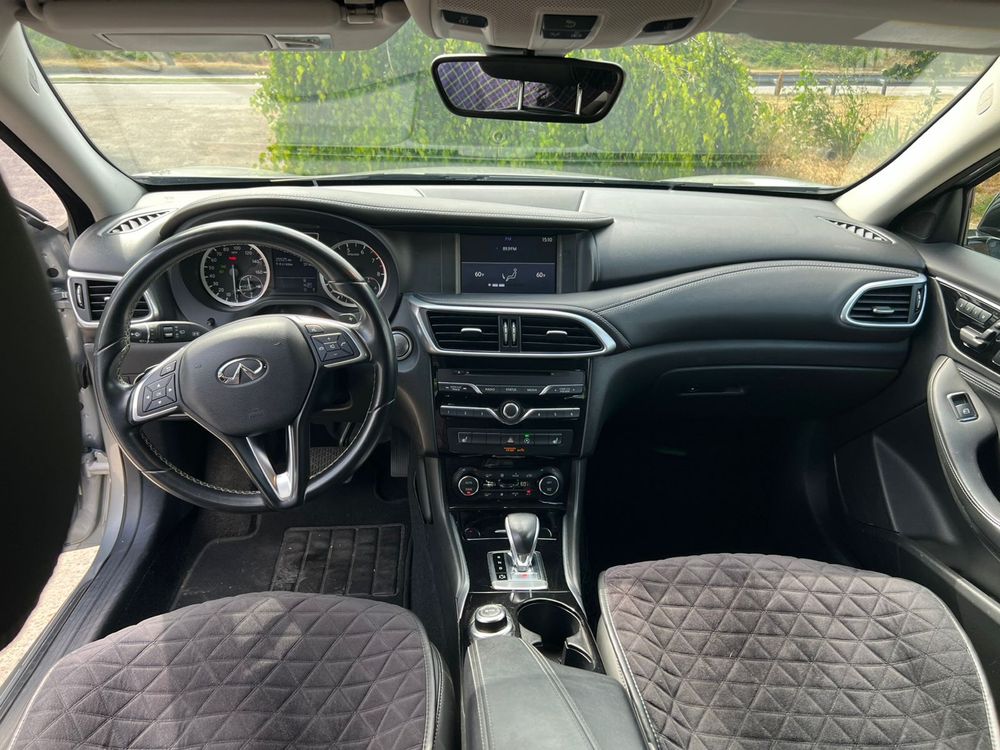 Infiniti 2018 2л. Бензин