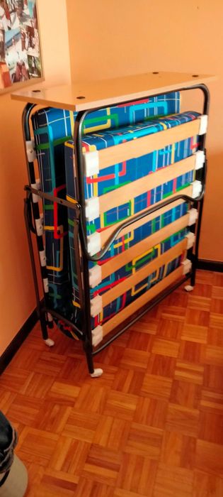 Divã usado 10 dias por uma criança