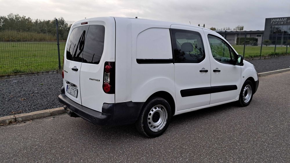 Peugeot Partner Long Tempomat 1.6HDi 2017r Klima Hak Czujniki Ekran